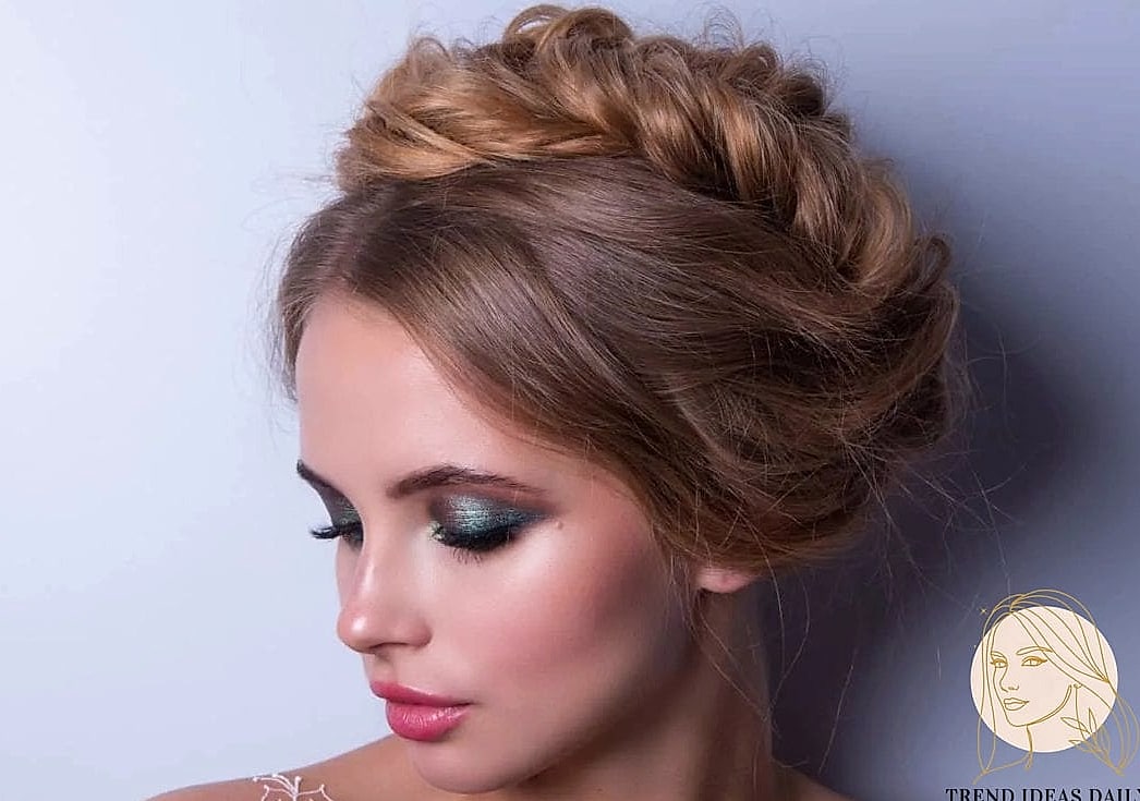 27 Stunning Braid Hairstyles Short Hair Worth Bookmarking Today 22 Bouffant and Side Braid