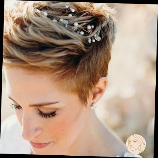 Chic Pixie Cut