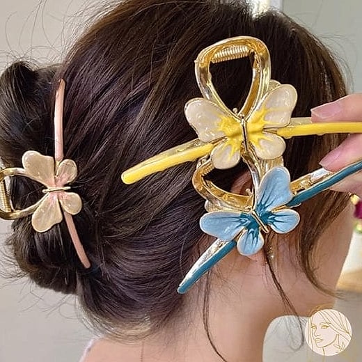 30 Hairclips Hairstyles Short Hair Ideas You Need to Try Right Now 14 Colorful Claw Clip Pop