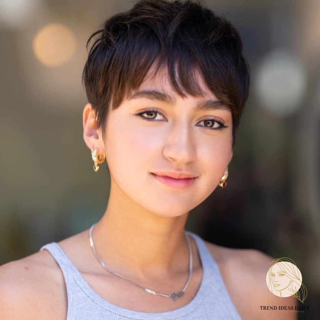Fresh Looks with Short Hairstyles for Round Faces