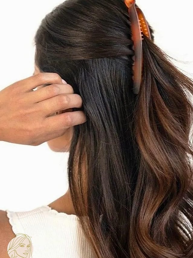 30 Hairclips Hairstyles Short Hair Ideas You Need to Try Right Now 13 Half-Twist with Barrette