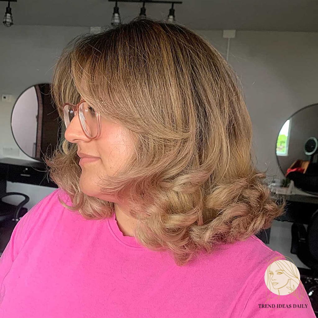 10 Cute Easy Hairstyles For Medium Length Hair for When You Need a Fresh Change 7 Honey Blonde Bombshell with Bangs