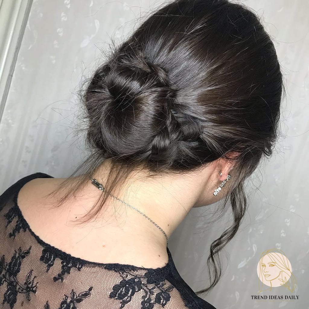 30 Quick And Easy Hairstyles For Short Hair That Are Actually Easy to DIY 16 Low Twisted Half-Up