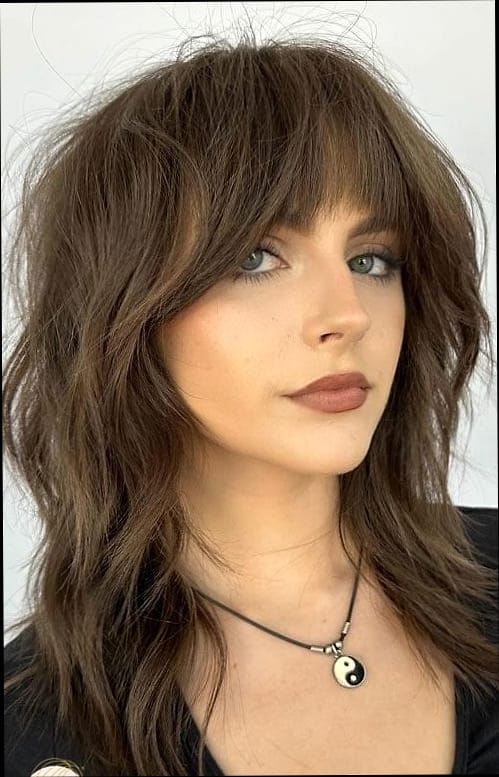 25 Pretty Hairstyles For Medium Hair for When You Need a Fresh Change 23 Mid-Length Cut with Textured Ends