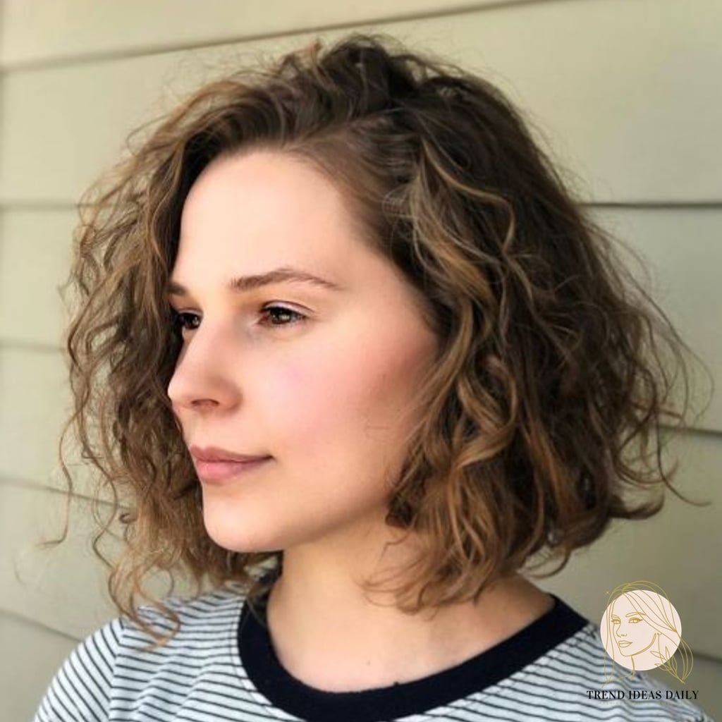 22 Short Hair Wavy Hair to Save Before They Blow Up 8 Neck-Length Side-Parted Waves