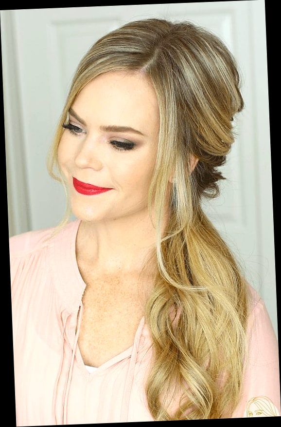 10 Casual Hairstyles For Short Hair for the Ultimate Glow Up 11 Side-Swept Pixie Bob