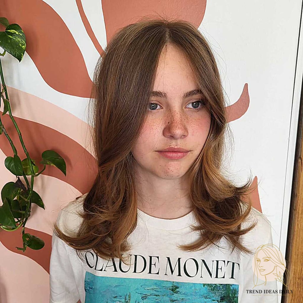 10 Cute Easy Hairstyles For Medium Length Hair for When You Need a Fresh Change 5 Soft Caramel Shag with Curtain Fringe