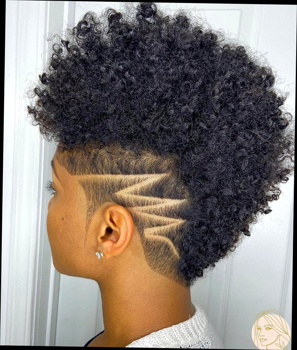 16 Hair Styles For Short Hair Curly That Are Actually Easy to DIY 11 Softly Tapered Espresso Curls for Round Faces