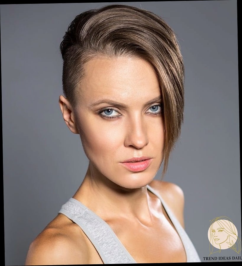 15 Glam Hairstyles For Short Hair Everyone Is Pinning Right Now 12 Sporty Short Hairstyle