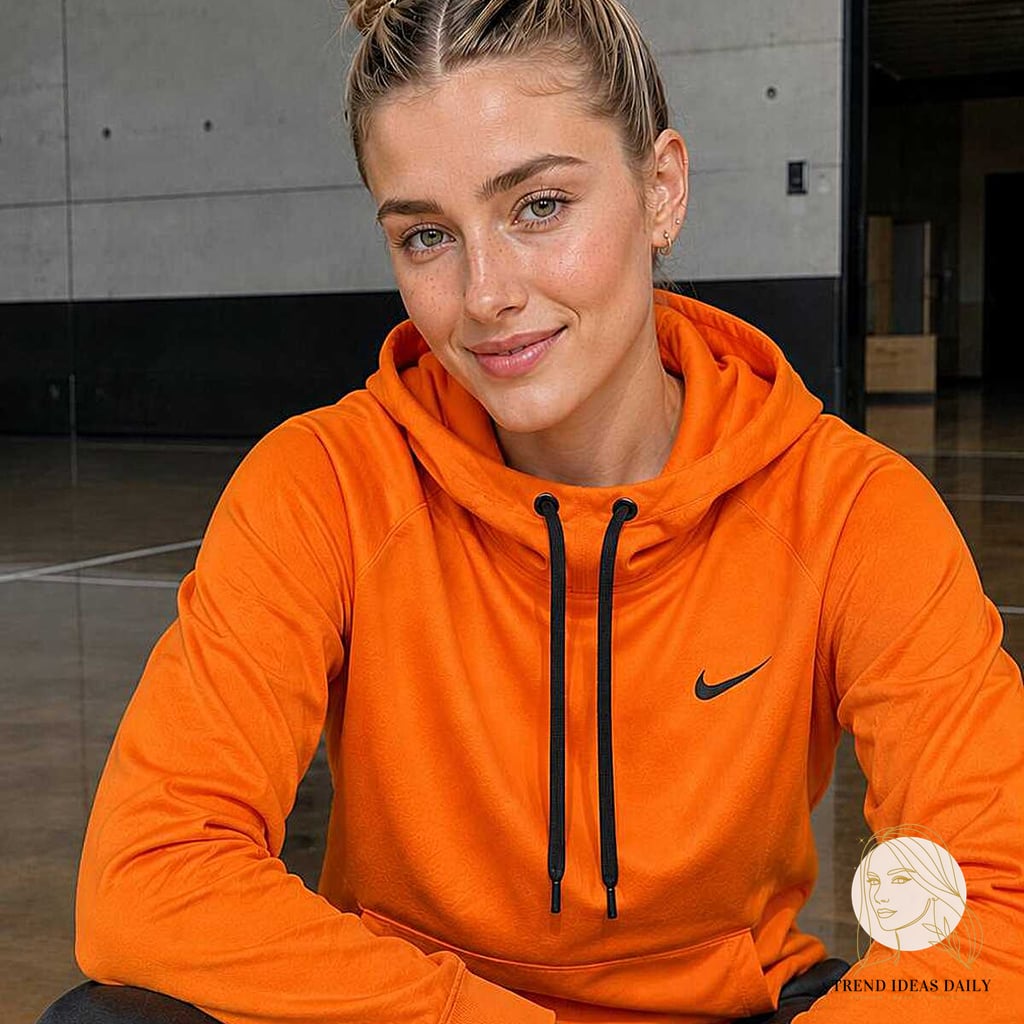 9 Basketball Hairstyles For Short Hair Everyone Is Pinning Right Now 5 Sporty Space Buns on Honey Blonde