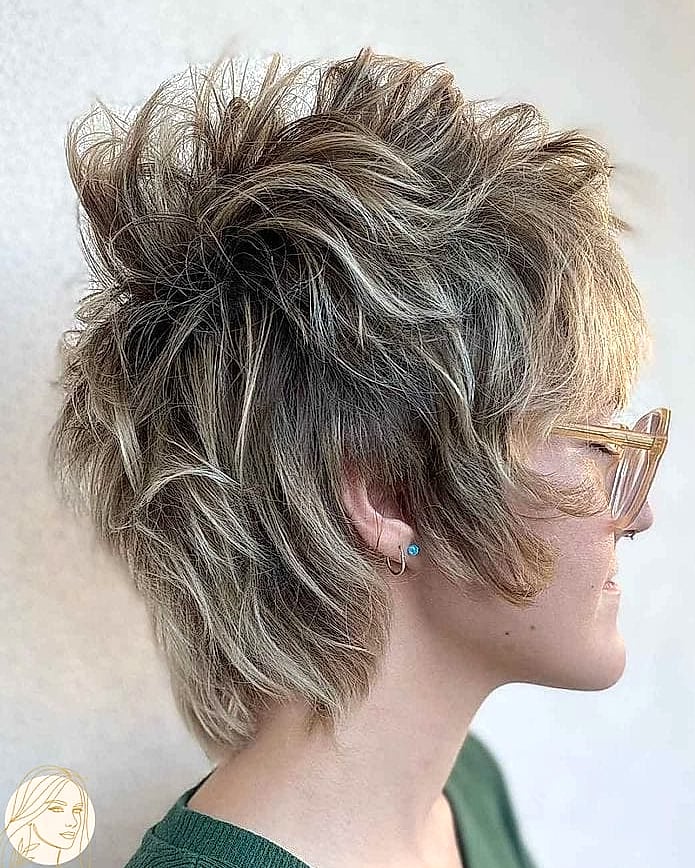 30 Quick And Easy Hairstyles For Short Hair That Are Actually Easy to DIY 3 Tousled Pixie Waves