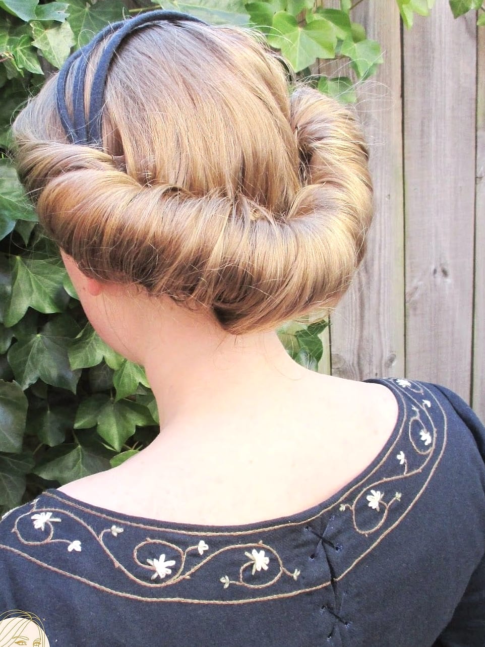 27 Medieval Hairstyles For Short Hair That Prove This Trend Is Here to Stay 18 Trendy Short Haircuts for Women with Round Faces